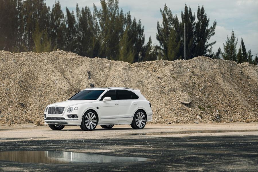  Bentley Bentayga on Forgiato Wheels (Auguri-ECL) 2016 года  (фото 9 из 12)